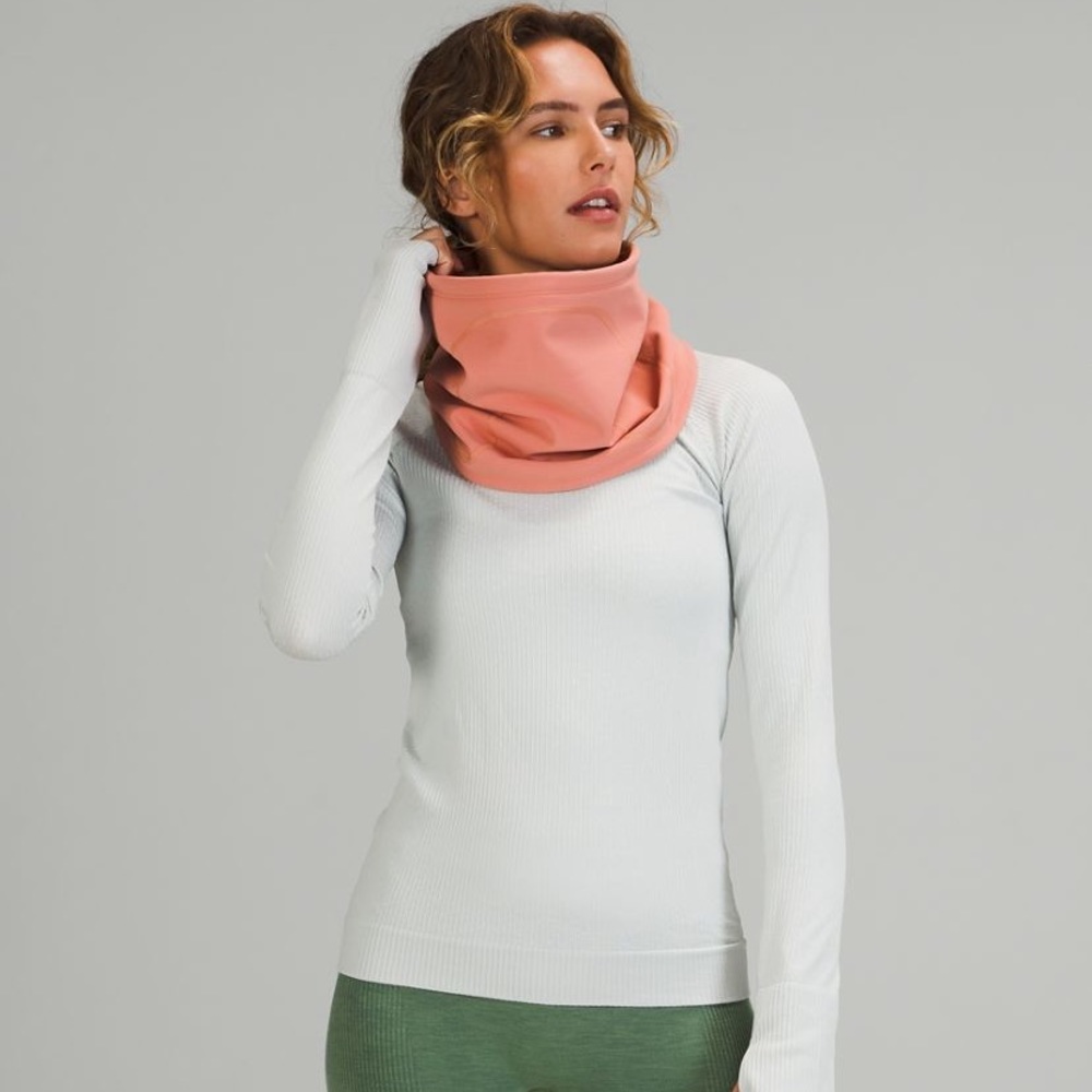 NWT Glyde Velvet Fleece Neckwarmer